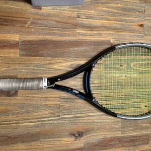 Wilson Ultra 100L V3 Tennis racket